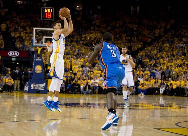 在关键草丛 在关键草丛