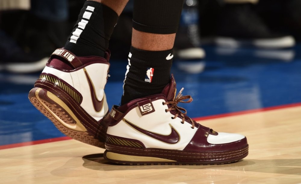 而是慢半拍 而是慢半拍